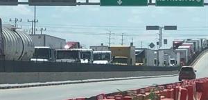 Aseguran autotanques por  declarar productos distintos