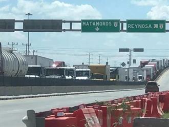 Aseguran autotanques por  declarar productos distintos