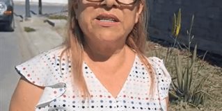 Refugiados soportan fétidos olores por fuga de agua