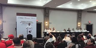 Encabeza Américo Villarreal asamblea informativa sobre el programa Viviendas del Bienestar en Reynosa