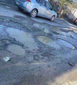 Drenaje colapsado afecta colonia Marte R. Gómez