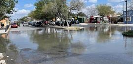 Aguas negras invaden colonia Benito Juárez