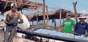 Derrame de crudo afecta playas en Veracruz y Tabasco