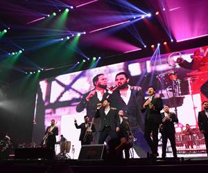 Se ponen botas y sombrero