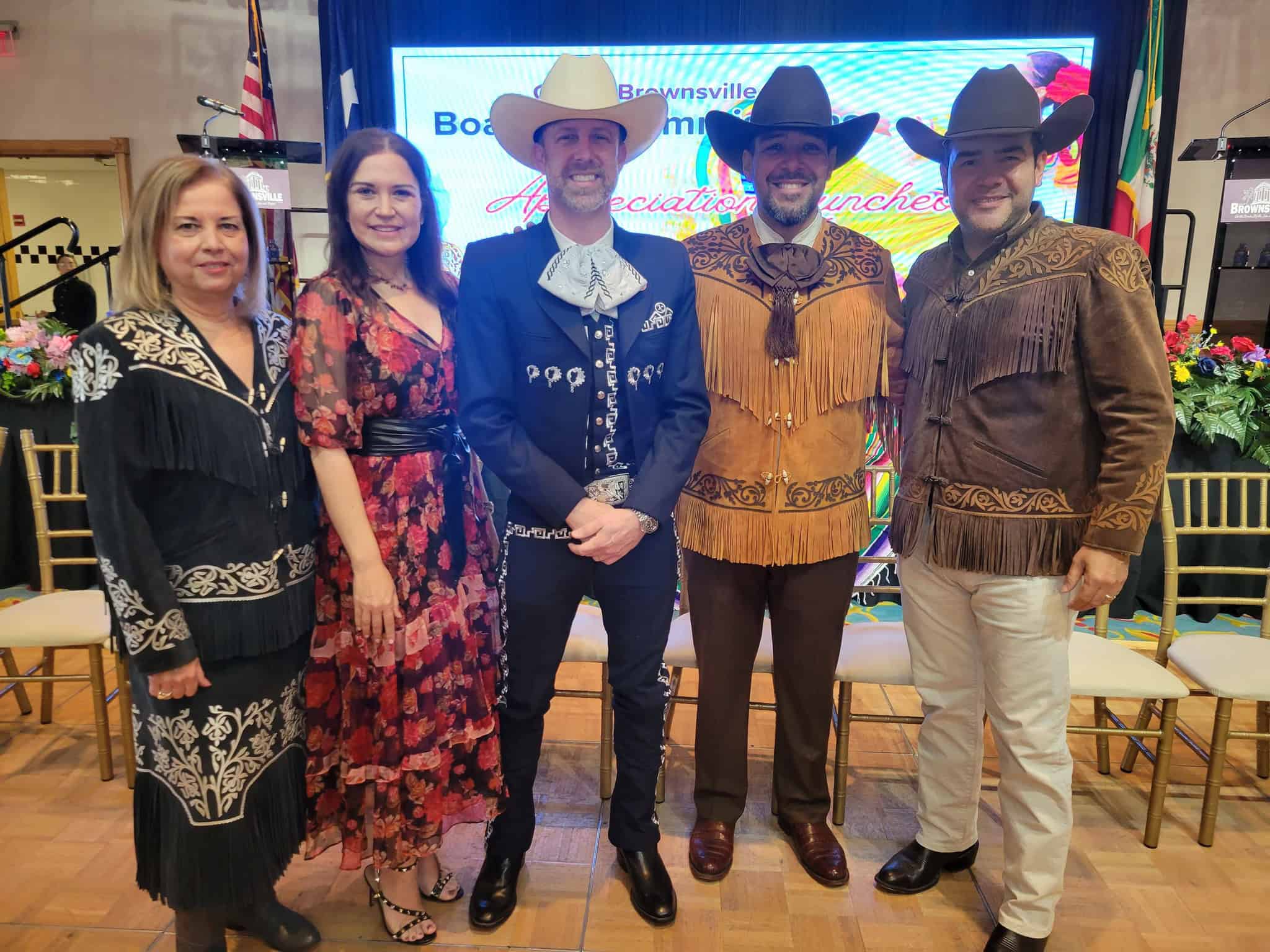 Disfrutan de las Fiestas Mexicanas en Brownsville, Texas.