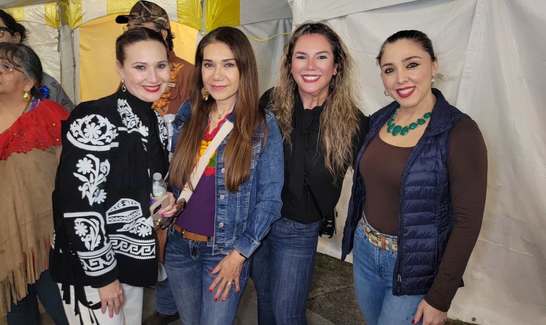 Presentes en los festejos.