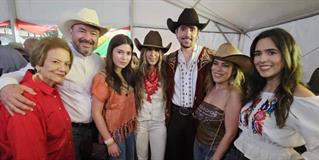 Disfrutan Fiestas Mexicanas