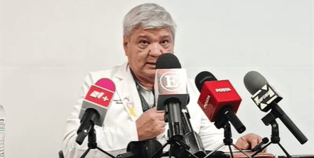 Conferencia de prensa con el director del Hospital Infantil de Tamaulipas, Vicente Plascencia Valadez.