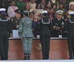 Sheinbaum rinde homenaje a mujeres de las Fuerzas Armadas