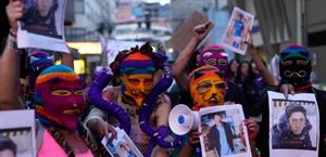 Mujeres exigen acciones contra los feminicidios