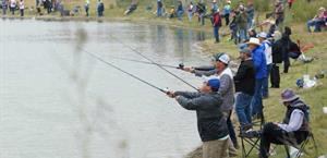 Responden familias a torneo y clínica de pesca
