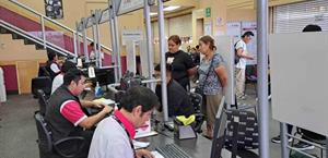 Opera el INE sin mujeres