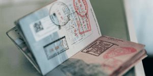 SRE entrega visas a jugadores de Selección de Futbol de Iraq