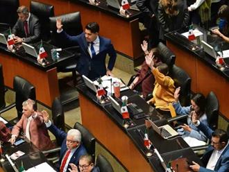 Tipifican como violencia laboral que mujeres perciban menor salario