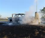 Familia vive de milagro al incendiarse su camioneta Familia vive de milagro al incendiarse su camioneta