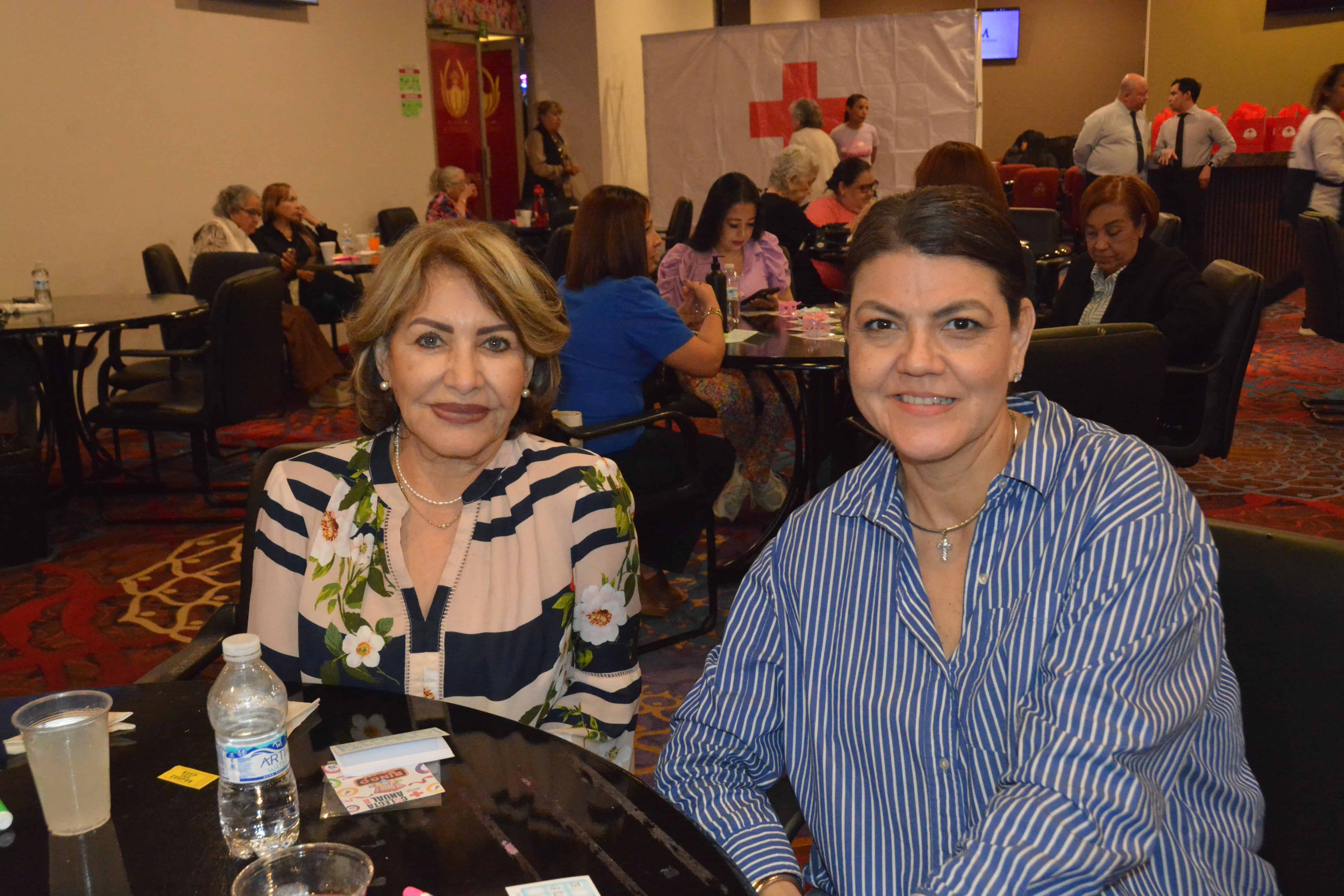 Lourdes González y Norma González.