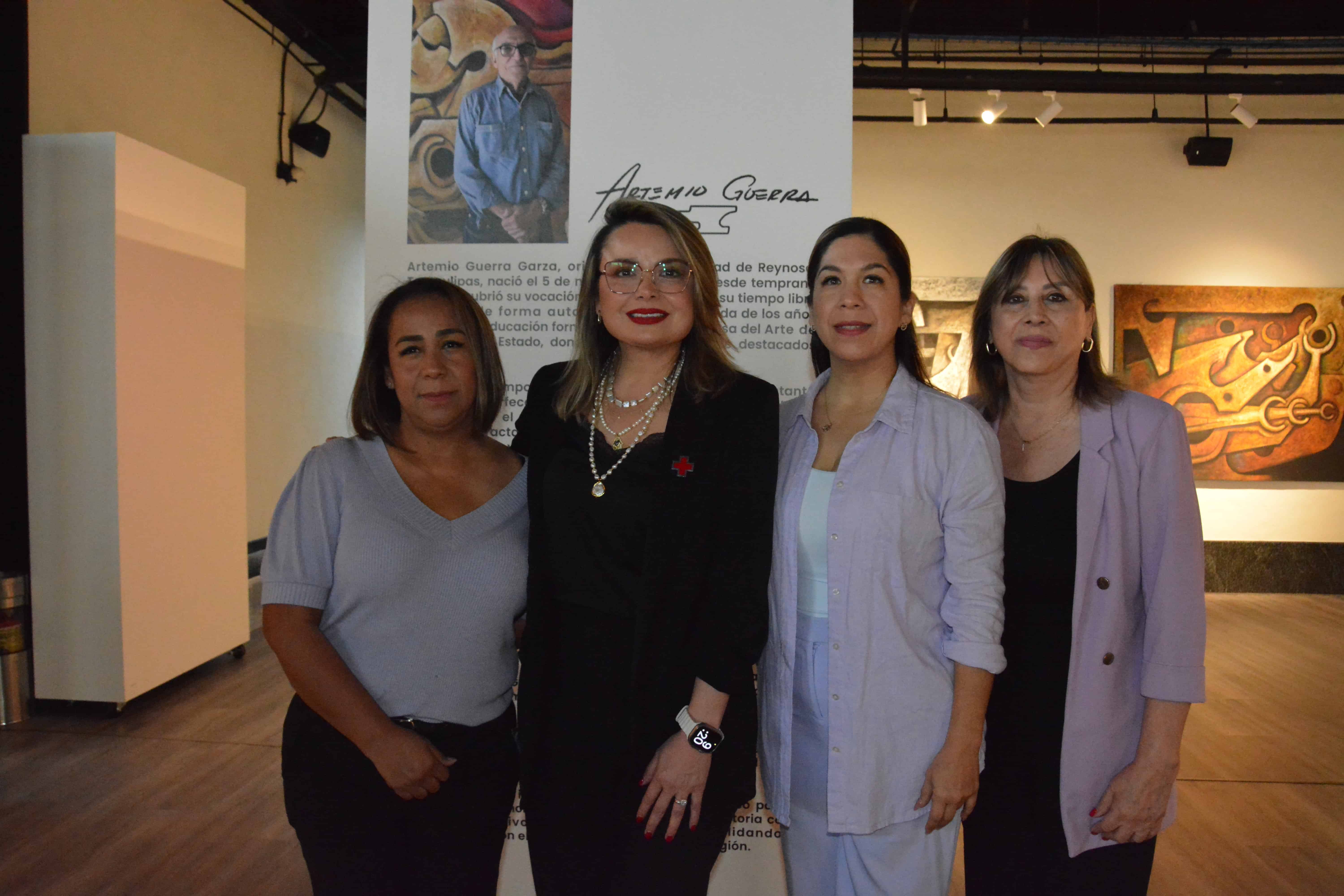 Lorena de Contreras, Lizeth García, Aryxon Nuñez y Juany Salinas.