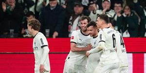 Borussia Mönchengladbach se aleja del descenso tras vencer a St. Pauli