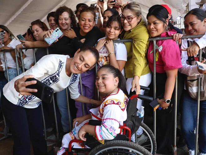 Sheinbaum reafirma apoyo a Cuba y entrega pensiones en Nayarit