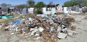 Denuncian basureros clandestinos en panteón municipal