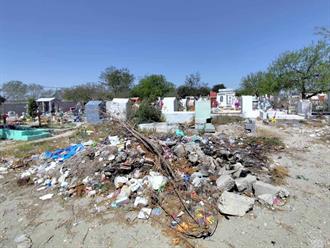 Denuncian basureros clandestinos en panteón municipal