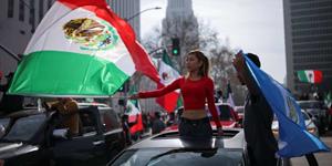 Nacionalizaciones suben  por políticas migratorias