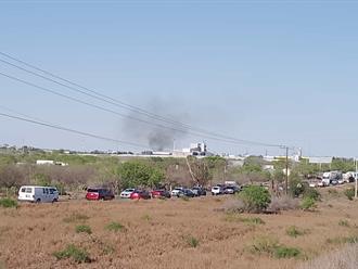 Se incendia camión de plataforma en carretera Monterrey–Reynosa