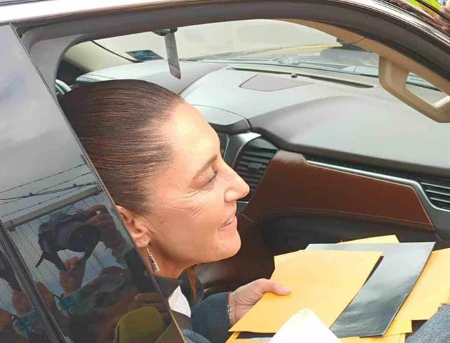 Bajo fuerte dispositivo de seguridad, llega Sheinbaum a Tampico