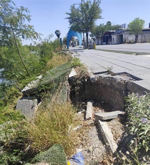 Entre ruinas y peligro luce paseo lineal