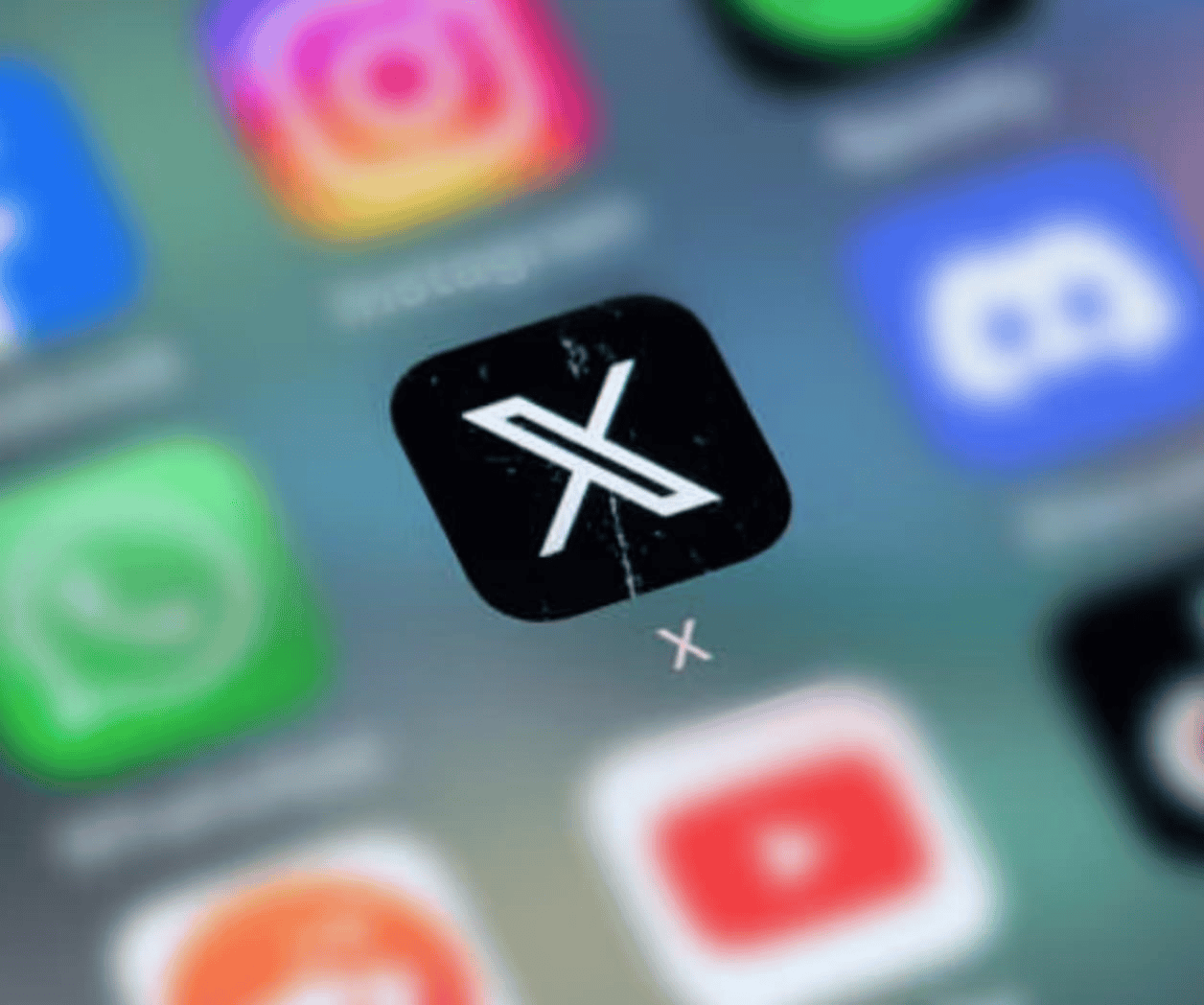 Usuarios reportan fallas en aplicación de X, feed y página web