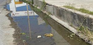 Un año de fuga de agua y autoridades ausentes