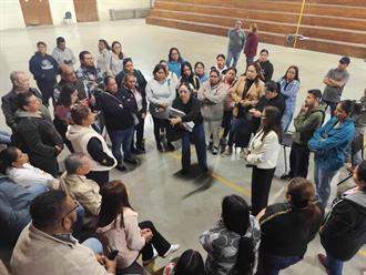 Disputan plantel 2 directoras