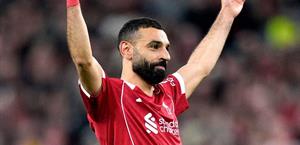 Salah revive en Anfield y guía a Liverpool a cuartos