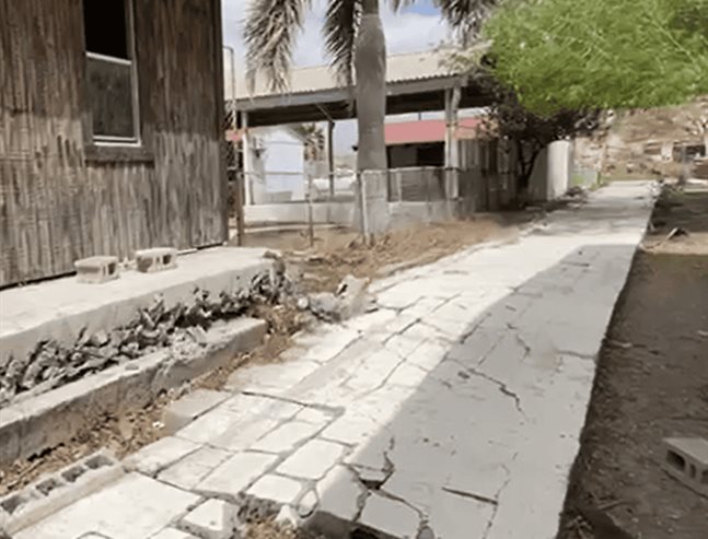 Colapsa barda de kínder en Infonavit La Paz