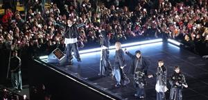 BTS regresa a los escenarios y desata la euforia global