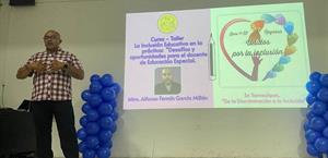 Capacitan a maestros para atender inclusión