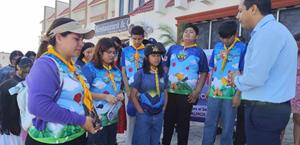 Jóvenes llevan esperanza a las calles