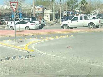 Lanzan “poncha llantas” a caravanas de Sedena