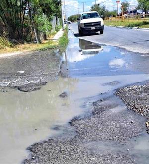 En la Narciso Mendoza ‘corren’ aguas negras