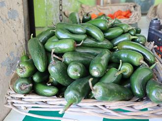 Se disparan chile y aguacate