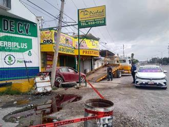 Pareja choca y deja sin luz a sector de Río Bravo