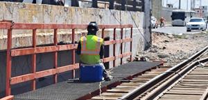 Cierran carriles en paso a desnivel por labores de reparación