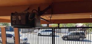 Fallas eléctricas dejan a vecinos sin poder salir de sus viviendas