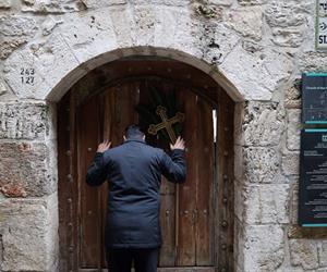 Israel impide celebrar misa en el Santo Sepulcro