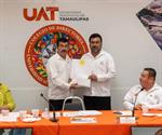 Reconoce rector la excelencia académica de egresados UAT