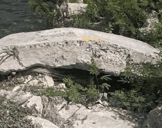 Riesgo en canal Anzalduas: falta bordo de contención pone en peligro a peatones y conductores.