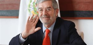 Juan Ramón De la Fuente deja la Cancillería por problemas de salud