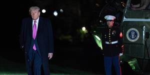 Donald Trump amenaza  con tomar la isla Kharg