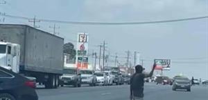 Limpiaparabrisas la hacen de “tránsitos” en Reynosa