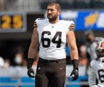 JC Tretter insta a la NFL a evitar usar árbitros suplentes
